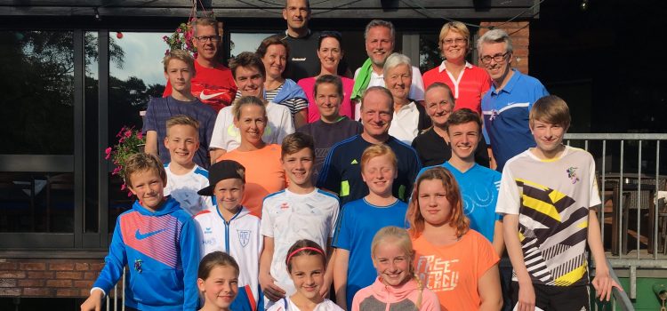 Schöne Spiele beim Eltern-Kind-Turnier Schöne Spiele beim Eltern-Kind-Turnier