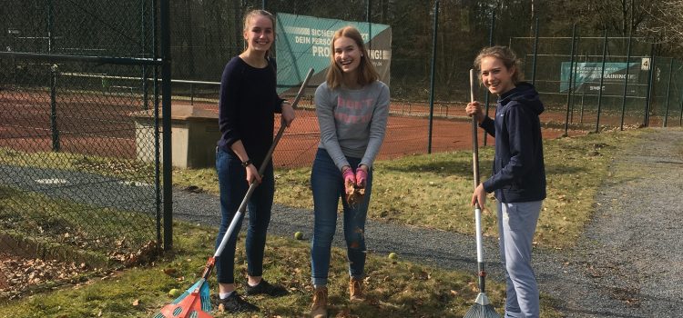 Viele fleißige Helfer beim Frühjahrs-Arbeitseinsatz Viele fleißige Helfer beim Frühjahrs-Arbeitseinsatz